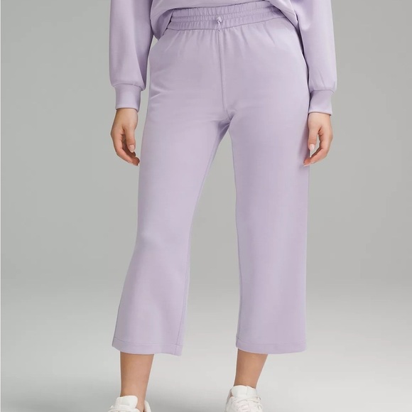 lululemon athletica Pants - LULULEMON Softstreme High-Rise Straight-Leg Cropped 24” Length Pant Size 10 NEW